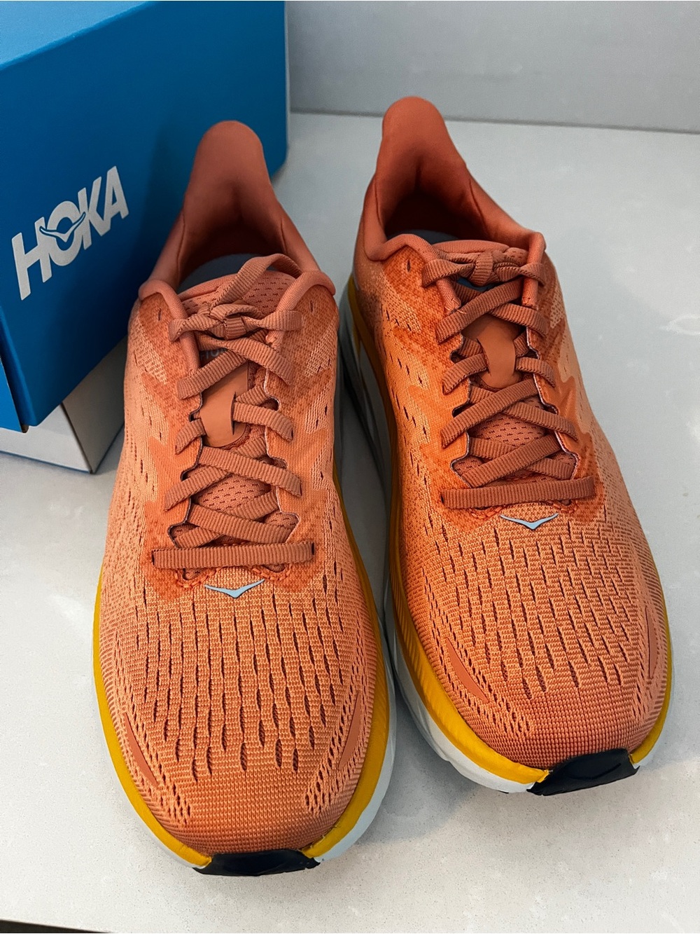 NWT Hoka One One women’s  Clifton 8 wide, 7.5